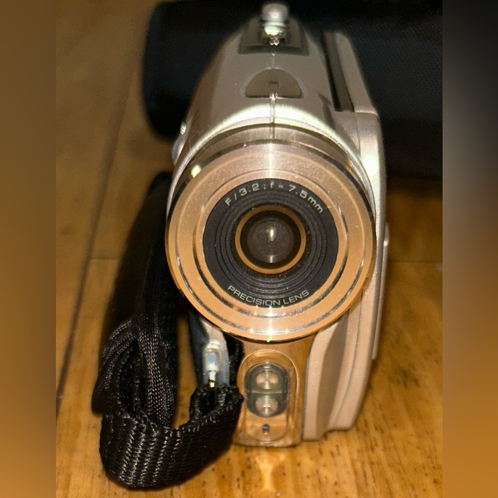 Silver HD Video Camera - Picture 2 of 8